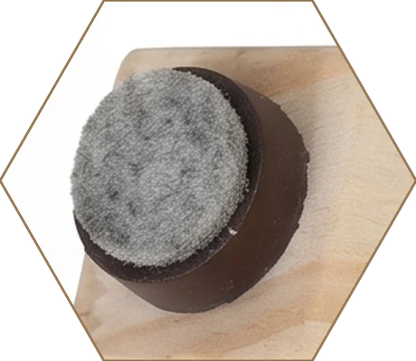 Non-slip felt footpad on the base of the ramp